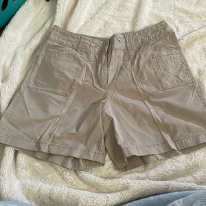 Talbots Women khaki cargo shorts